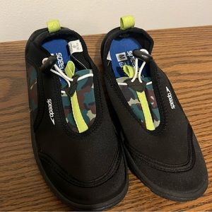 Speedo Junior Surfwalker Pro Boys Medium 2-3 Camo Black & Green Water Shoes